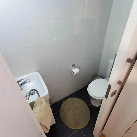 Daze Off Apartment, 300m To The Finikoudes アパート ラルナカ