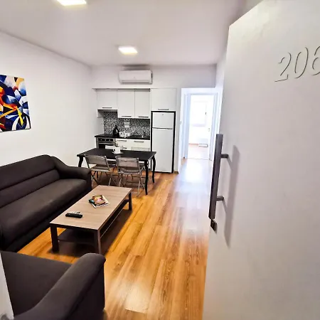 Daze Off Apartment, 300m To The Finikoudes *