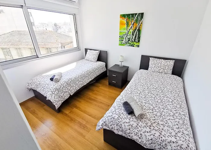 Daze Off Apartment, 300m To The Finikoudes Lárnaca